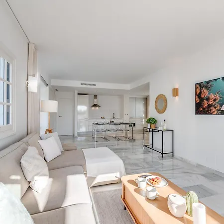 Modern 3 Bdrm With Sea Views & Pool Newly Renovated Appartamento Marbella