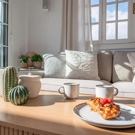 Modern 3 Bdrm With Sea Views & Pool Newly Renovated Appartamento