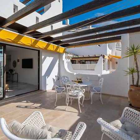 Appartamento Modern 3 Bdrm With Sea Views & Pool Newly Renovated