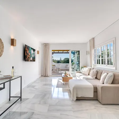 Appartamento Modern 3 Bdrm With Sea Views & Pool Newly Renovated *