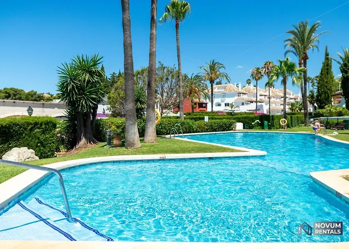 Apartament Modern 3 Bdrm With Sea Views & Pool Newly Renovated *