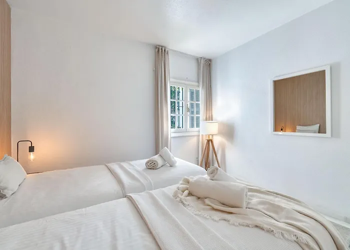 Apartament Modern 3 Bdrm With Sea Views & Pool Newly Renovated Marbella