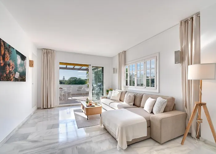 Apartament Modern 3 Bdrm With Sea Views & Pool Newly Renovated Marbella