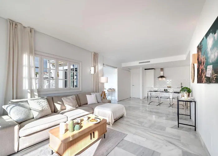 Modern 3 Bdrm With Sea Views & Pool Newly Renovated Apartament Marbella